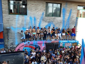 Feiernde bei der Pride Parade von São Paulo